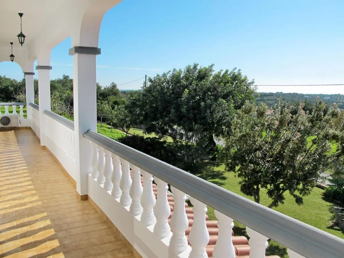 Mtj Villa Estoi 0*,