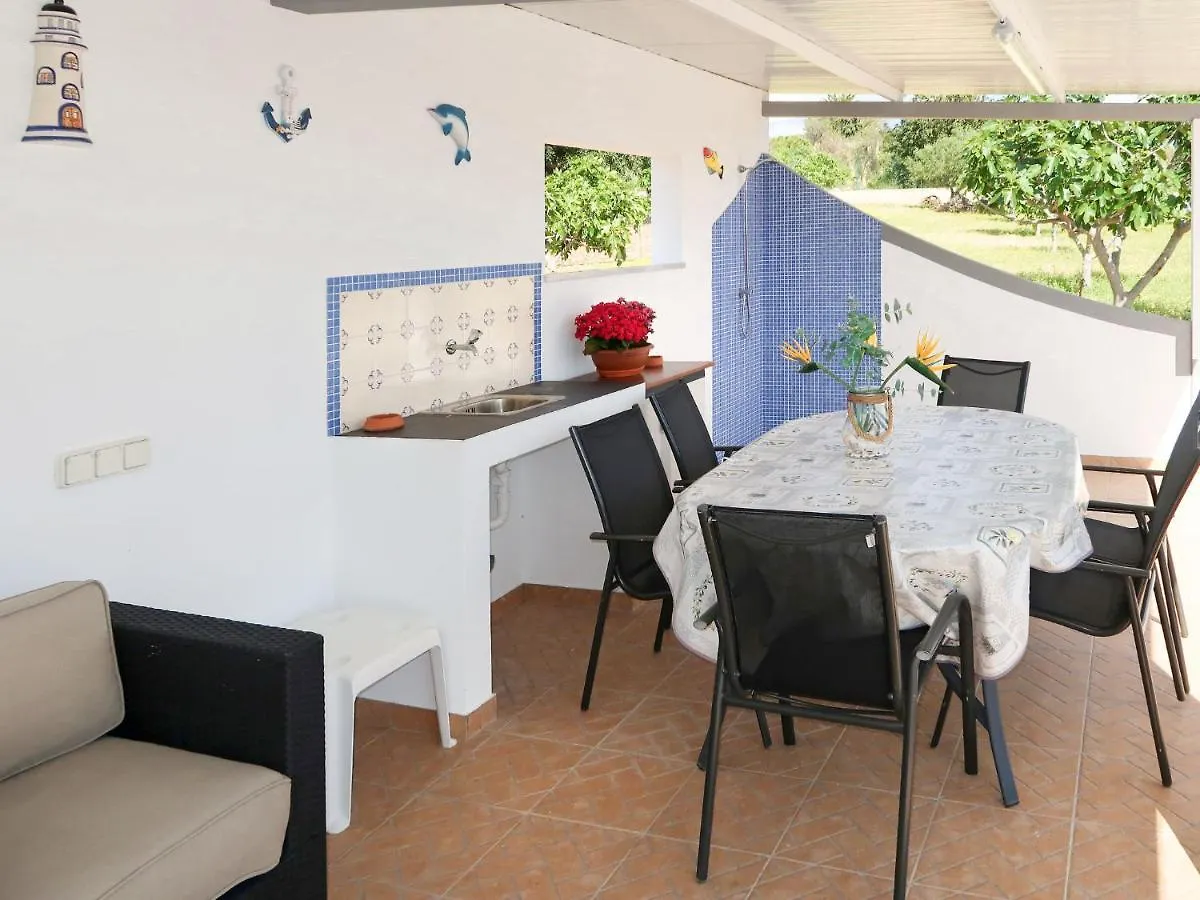 Mtj Villa Estoi 0*,
